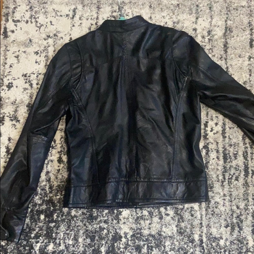 Leather jacket - Picture 3 of 9